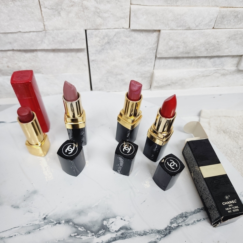 Authentic set chanel,wallets, parfum soap,lipstick and blush - Picture 4 of 12